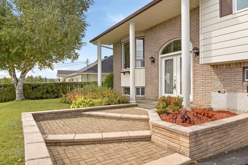 Entrée extérieure - 108 Rue Des Érables, Courcelles/Saint-Évariste, QC 