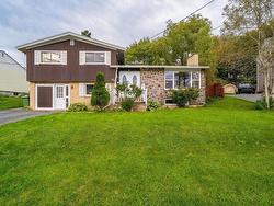 43 Lynn Drive  Dartmouth, NS B2Y 3V8
