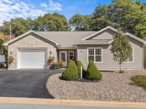 48 Acorn Drive  Bridgewater, NS B4V 8Z3