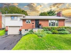 81 Athlone AVE Moncton, NB E1E 1S4
