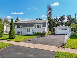 25 Satinwood DR Moncton, NB E1G 1C3