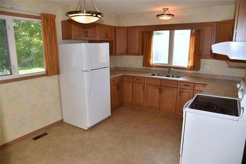 895 Beaverhill Blvd, Winnipeg, MB 
