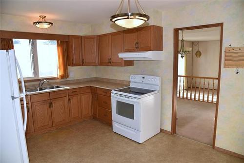 895 Beaverhill Blvd, Winnipeg, MB 