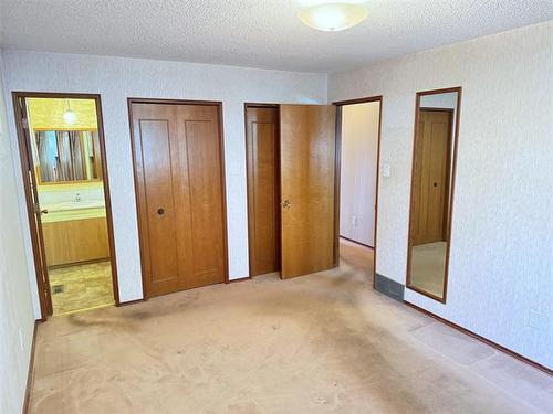 895 Beaverhill Blvd, Winnipeg, MB 