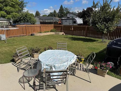 895 Beaverhill Blvd, Winnipeg, MB 