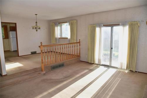 895 Beaverhill Blvd, Winnipeg, MB 