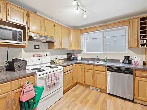 222 Harold Ave, Winnipeg, MB 