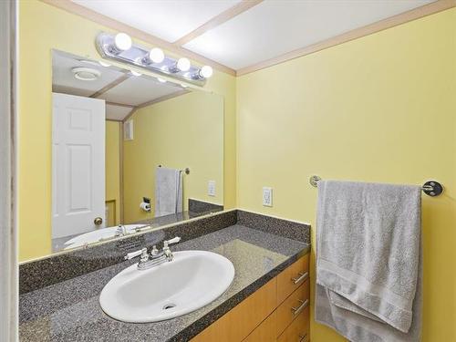 222 Harold Ave, Winnipeg, MB 