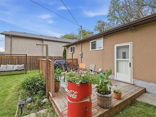 222 Harold Ave, Winnipeg, MB 