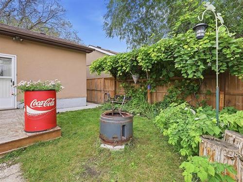 222 Harold Ave, Winnipeg, MB 