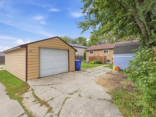 222 Harold Ave, Winnipeg, MB 