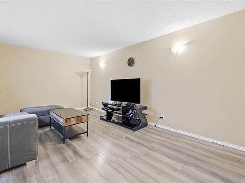 222 Harold Ave, Winnipeg, MB 