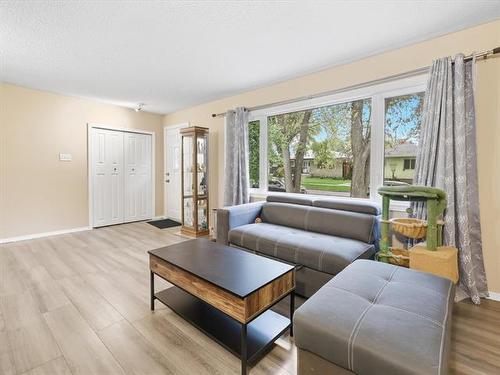 222 Harold Ave, Winnipeg, MB 