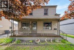 623 EDINBOROUGH Windsor, ON N8X 3C8