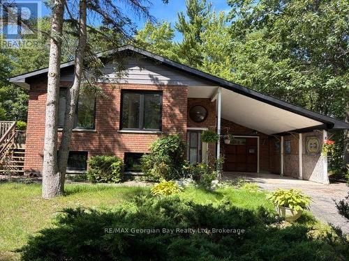167 TALL PINES DRIVE NW  Tiny, ON L9M 0H4