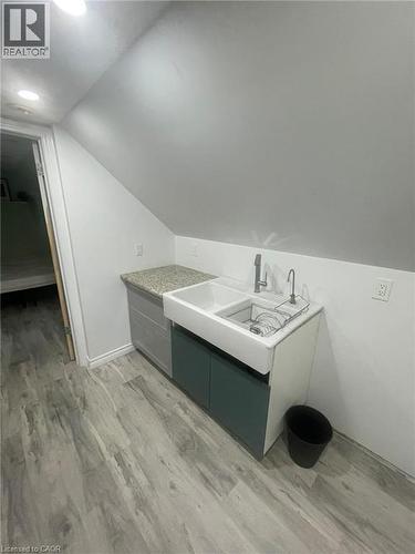 74 MCDOUGALL Road Unit# Upper , Waterloo, Ontario N2L 2W5 5