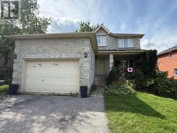 UPPER - 22 EAGLESTONE LANE Barrie, ON L4N 0H8