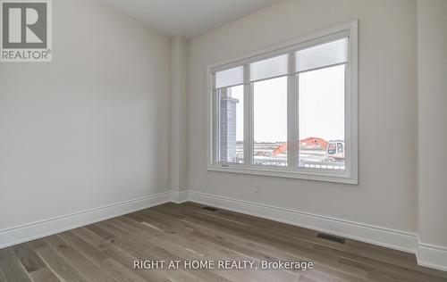 51 LORRAIN HAND CRESCENT , Georgina, Ontario L4P 0T2 4