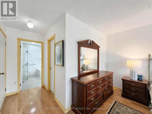 1236 Thorpe Road, Burlington, ON 