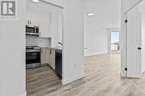 511 - 2511 LAKESHORE ROAD W , Oakville (BR Bronte), Ontario L6L 6L9 4