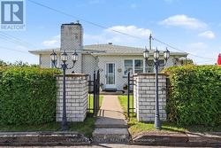2452 COLONIAL ROAD Ottawa, ON K4B 1J1