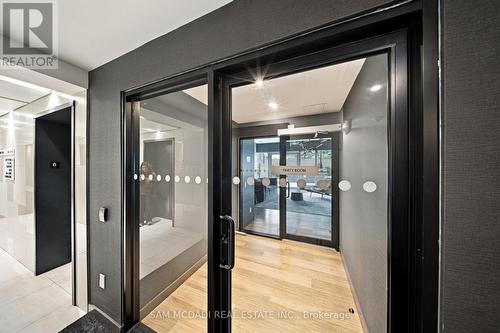 3702 - 4065 CONFEDERATION PARKWAY , Mississauga, Ontario L5B 0L4 2