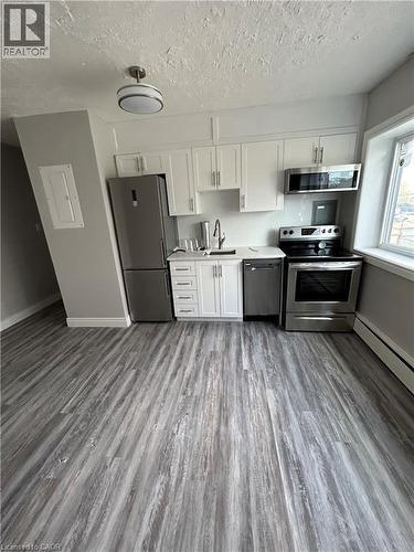 385 MELVIN Avenue Unit# 205 , Hamilton, Ontario L8H 2K6 2