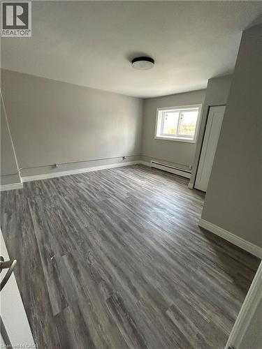385 MELVIN Avenue Unit# 205 , Hamilton, Ontario L8H 2K6 4