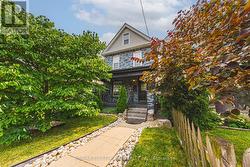 218 GROSVENOR AVENUE N Hamilton, ON L8L 7S9
