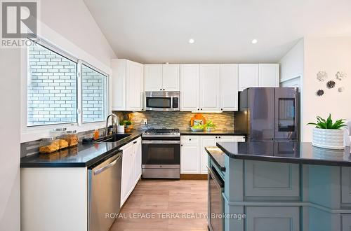 1571 Lewisham Drive, Mississauga, ON 