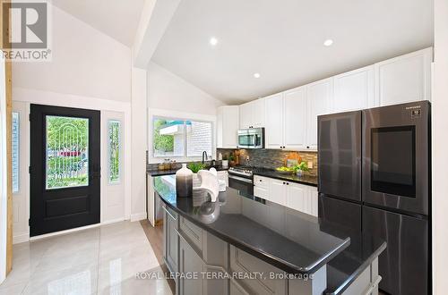 1571 Lewisham Drive, Mississauga, ON 