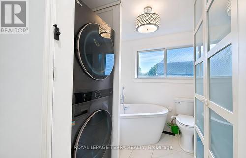 1571 Lewisham Drive, Mississauga, ON 
