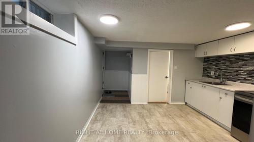 BASEMENT - 32 THRONCROFT CRESCENT , Ajax, Ontario L1S 2S2 4