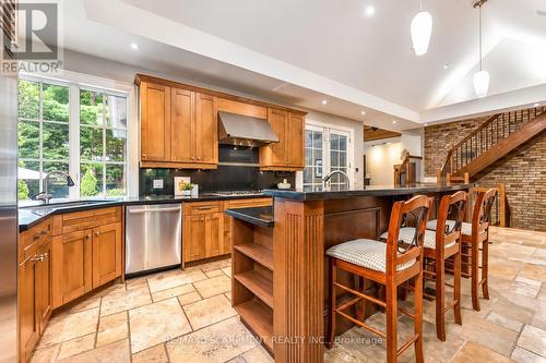 2209 Pineneedle Row, Mississauga, ON 