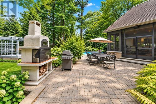 2209 Pineneedle Row, Mississauga, ON 