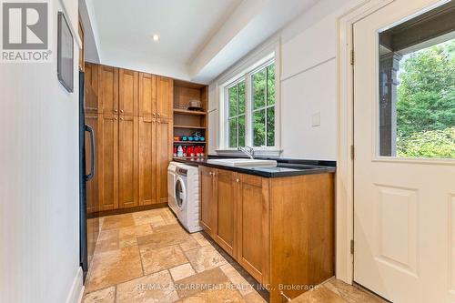 2209 Pineneedle Row, Mississauga, ON 