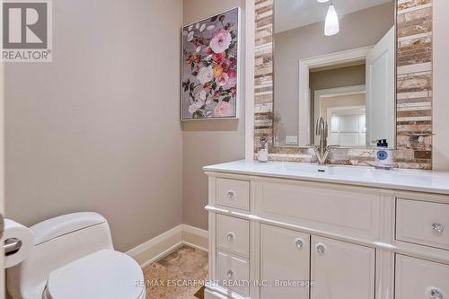 2209 Pineneedle Row, Mississauga, ON 