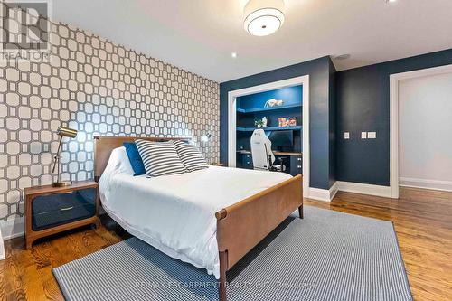 2209 Pineneedle Row, Mississauga, ON 