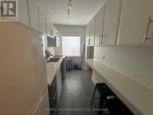 9 - 595 ST CLAIR AVENUE W , Toronto, Ontario M6C 1A3 5