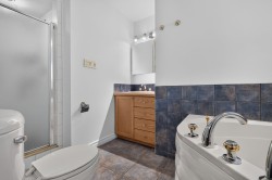 Salle de bains attenante à la CCP - 