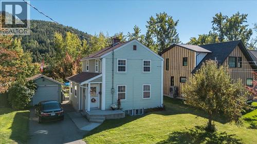 160 Oxford Road  Warfield, BC V1R 2T3