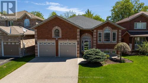 61 MACLAREN AVENUE  Barrie, ON L4N 5T4