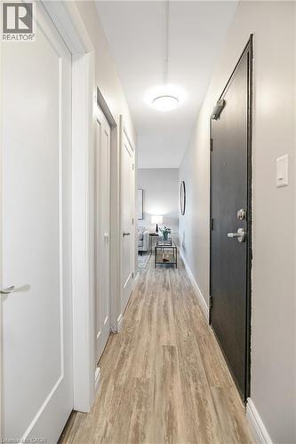 385 MELVIN Avenue Unit# 207 , Hamilton, Ontario L8H 2K6 5