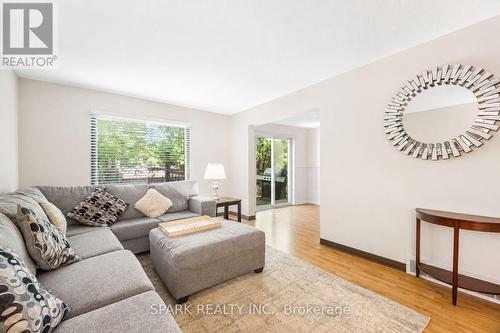 23 RANNIE COURT , Thorold, Ontario L2V 4X2 4