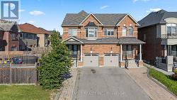 746 YARFIELD CRESCENT Newmarket, ON L3X 0H4