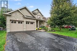 152 WEST RIDGE DRIVE Ottawa, ON K2S 2H3