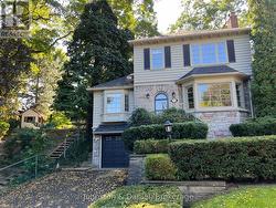 69 STRATHGOWAN AVENUE Toronto, ON M4N 1C1