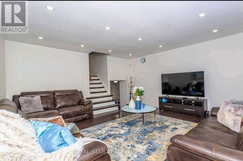 UPPER - 19 ASHURST CRESCENT N , Brampton, Ontario L6V 3N6 2
