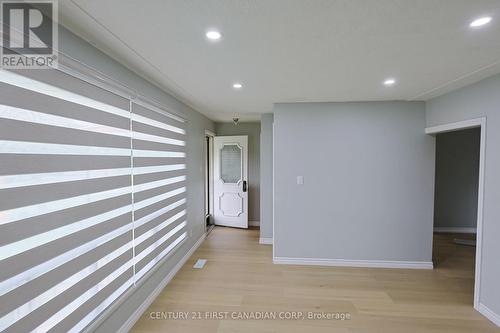 UPPER - 268 BURLINGTON CRESCENT , London South (South J), Ontario N5Z 3G5 5