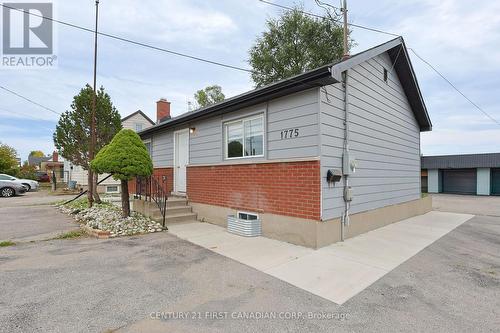 UPPER UNIT - 1775 OXFORD STREET E , London East (East H), Ontario N5V 2Z6 2